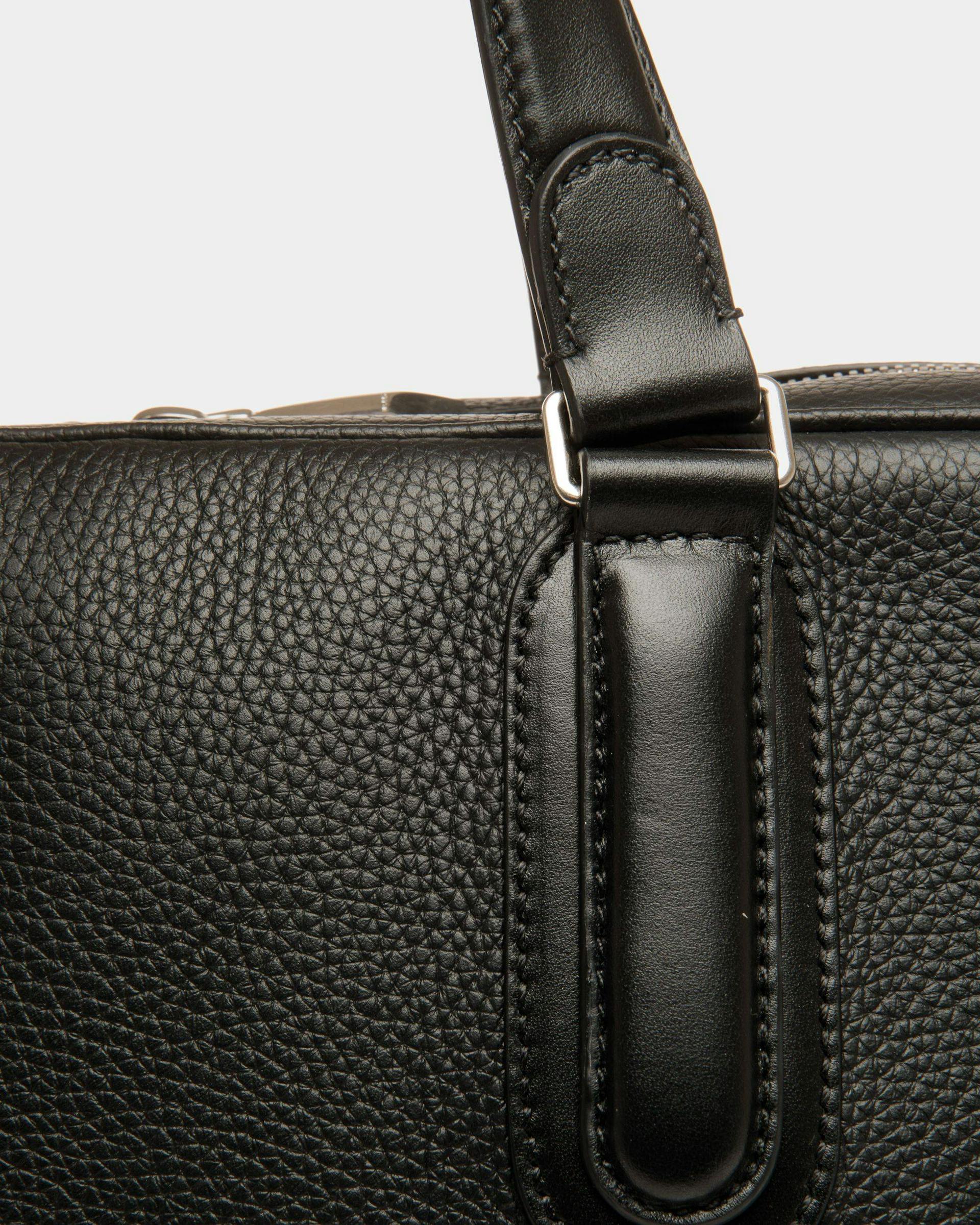 Men's Spin Briefcase In Black Grained Leather | Bally | Still Life Detail