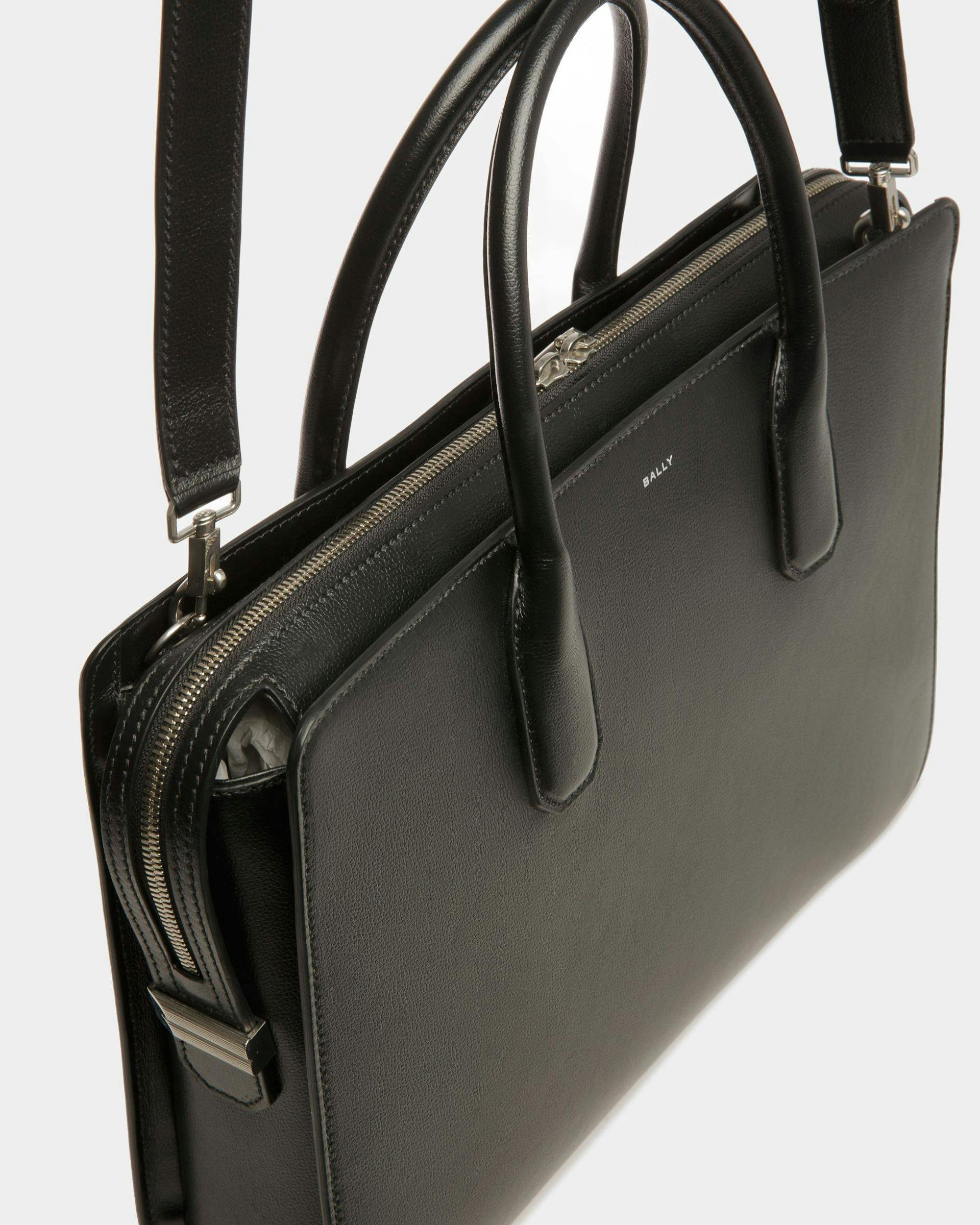 Banque Tote in Black Leather - Men's - Bally - 05