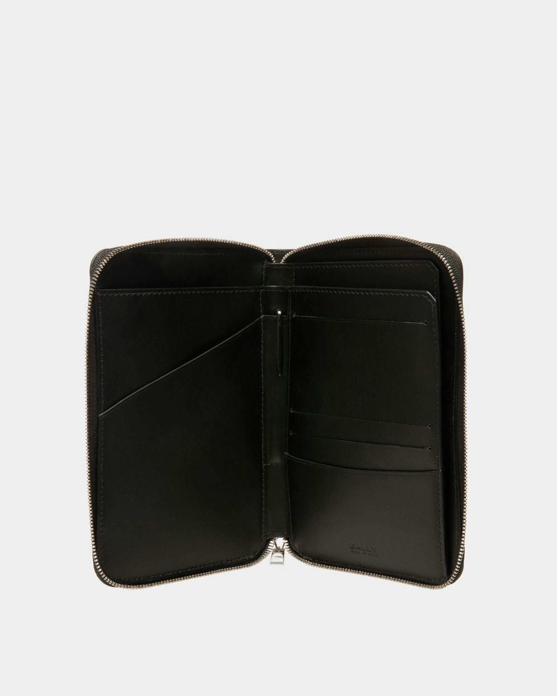 Men's Banque Travel Wallet In Black Leather | Bally | Still Life Open / Inside