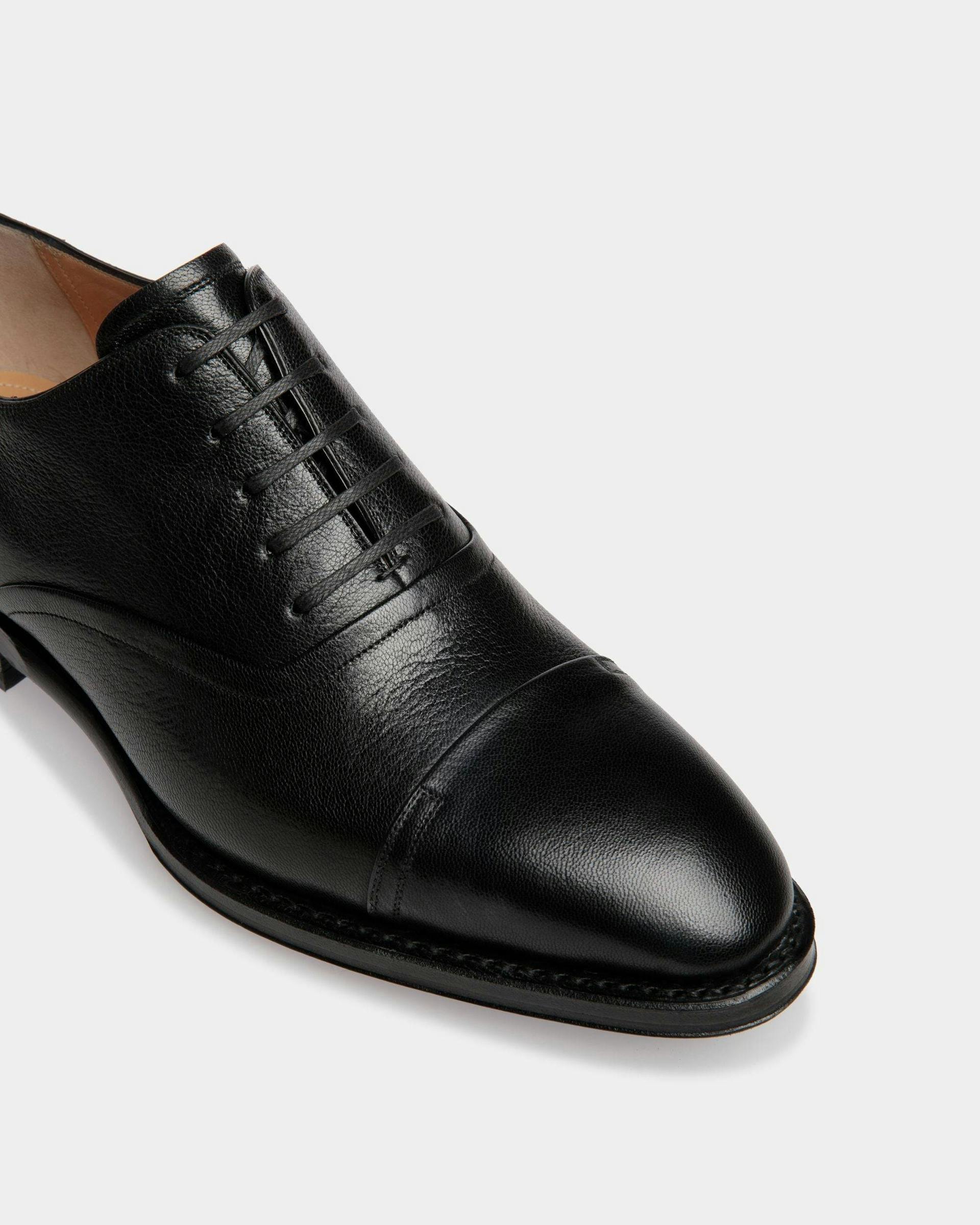 Men's Scribe Oxford in Black Grained Leather | Bally | Still Life Detail