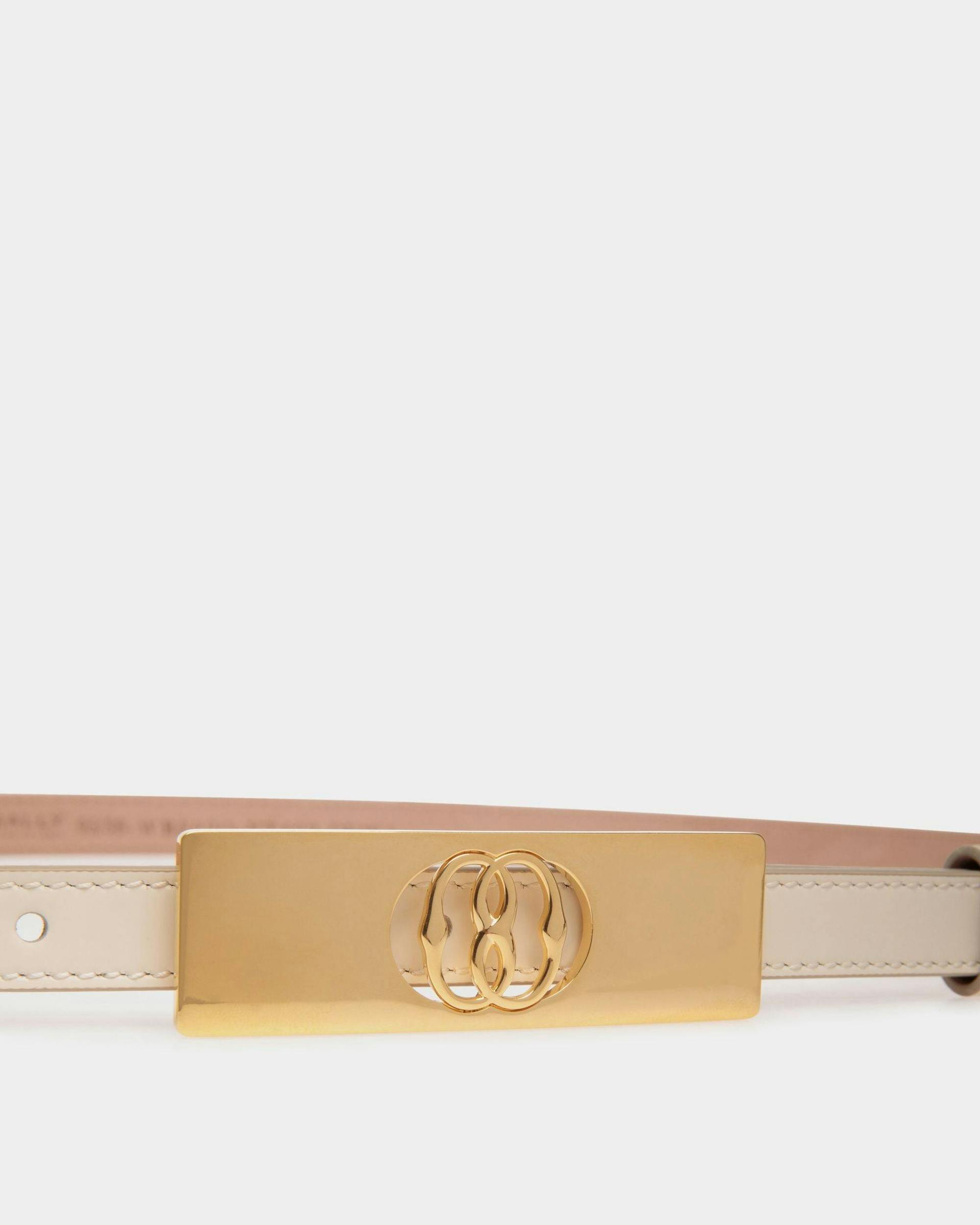 Women's Emblem 15 mm Belt in White Patent Leather | Bally | On Model Front