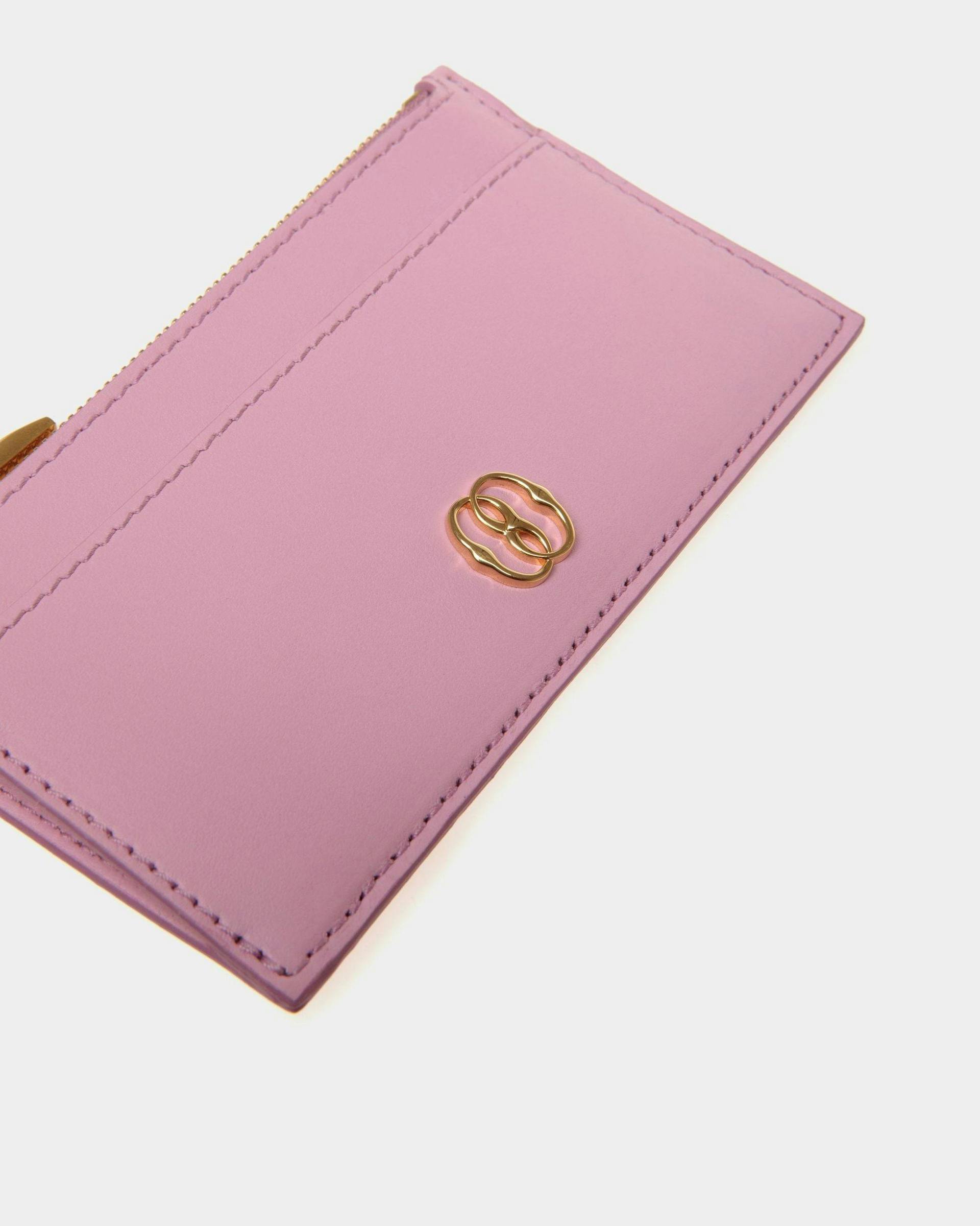 Women's Emblem Zipped Card Holder in Pink Leather | Bally | Still Life Detail