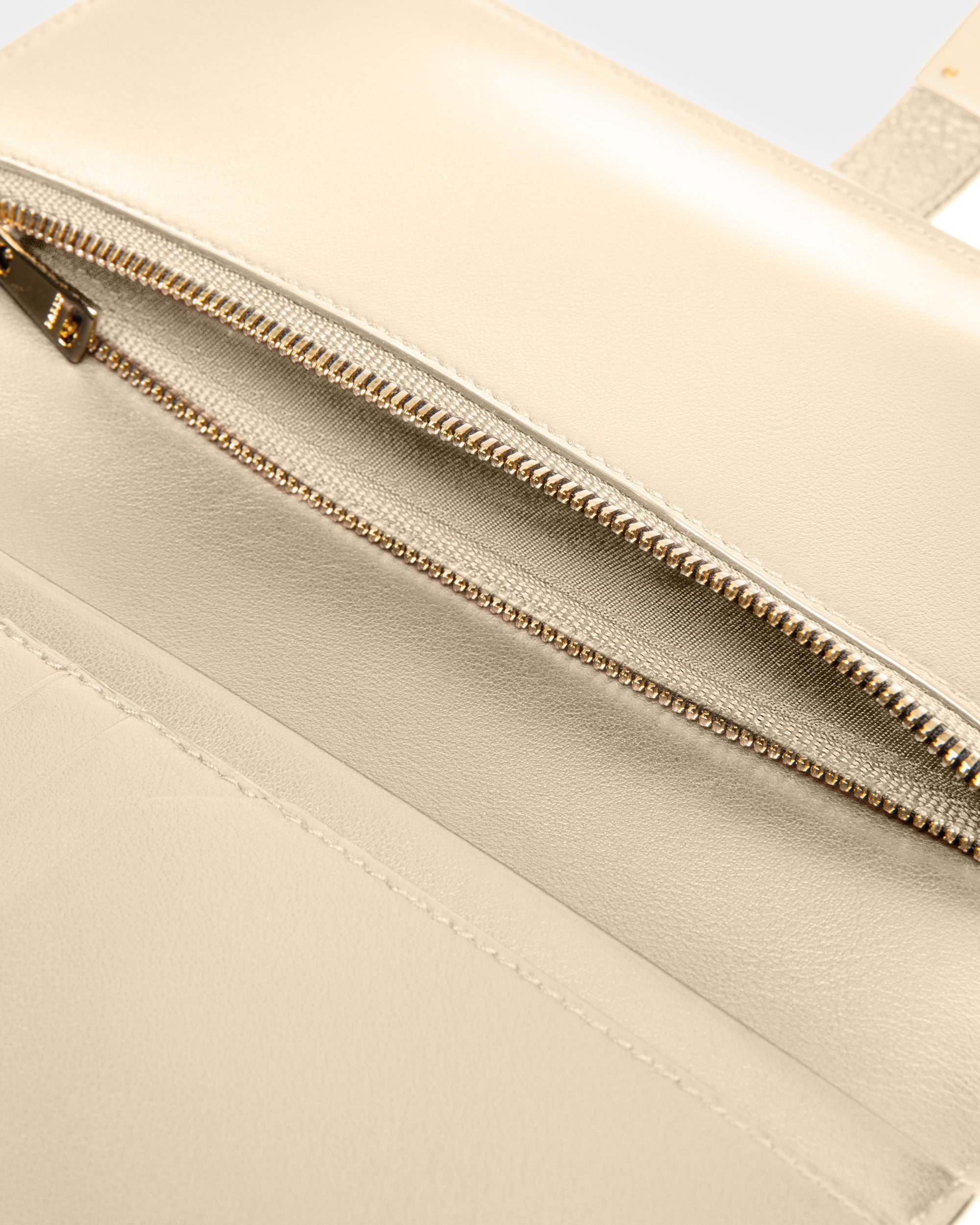 Amy Leather Wallet In Light Beige - Women's - Bally - 04