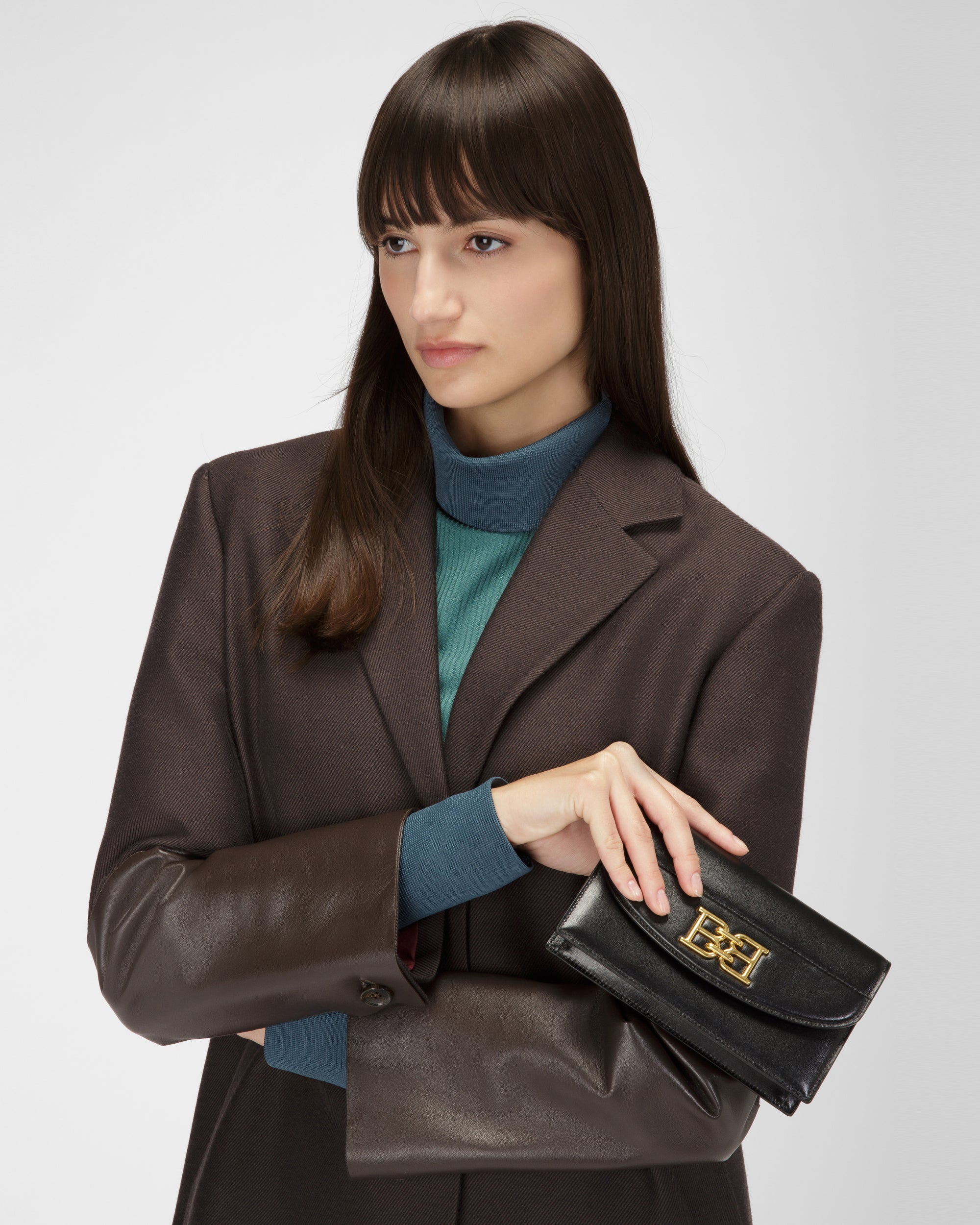 Beylor Leather Phone Wallet In Black - Women's - Bally - 01