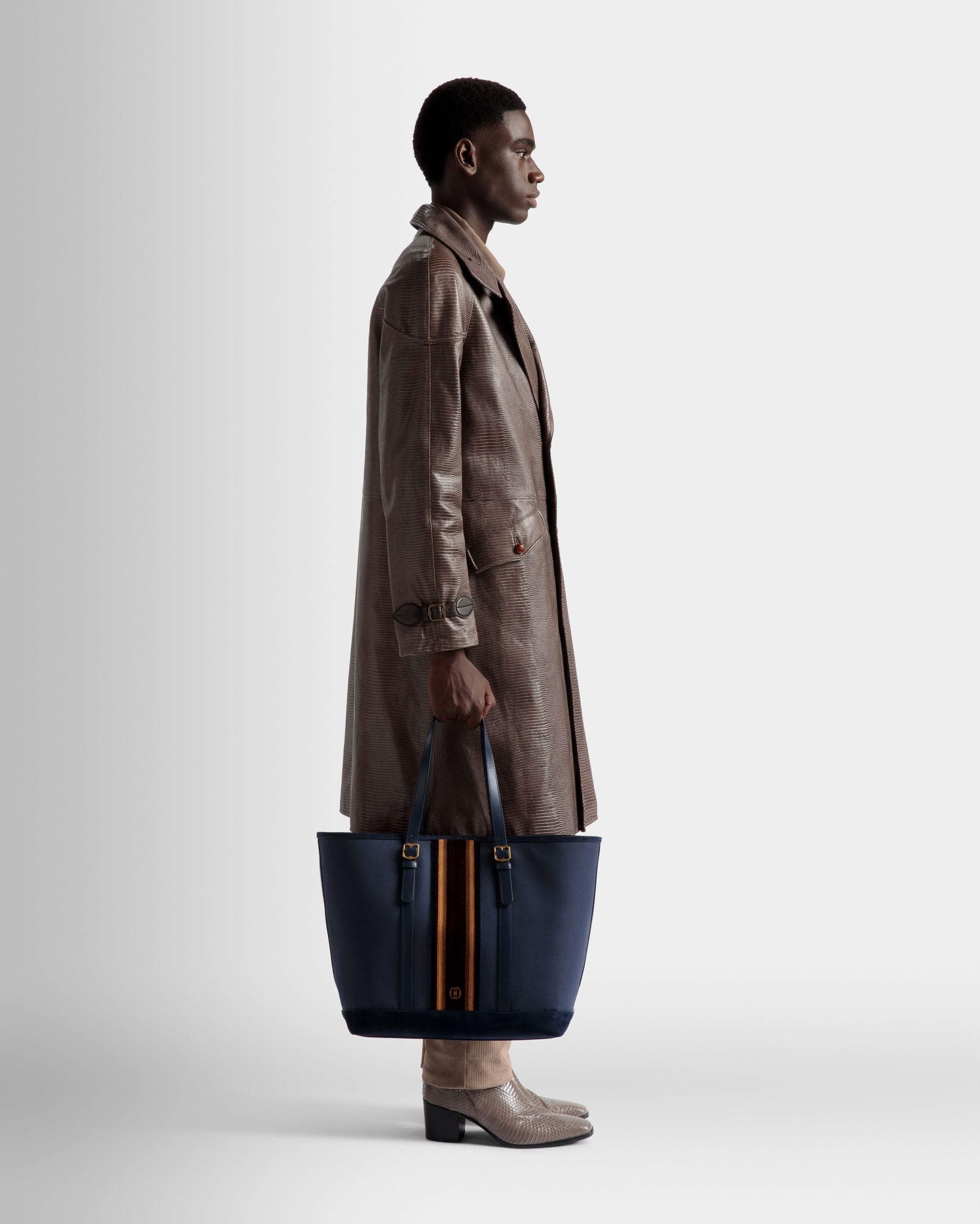 Gare Tote Bag In Marine Fabric - Men's - Bally - 02