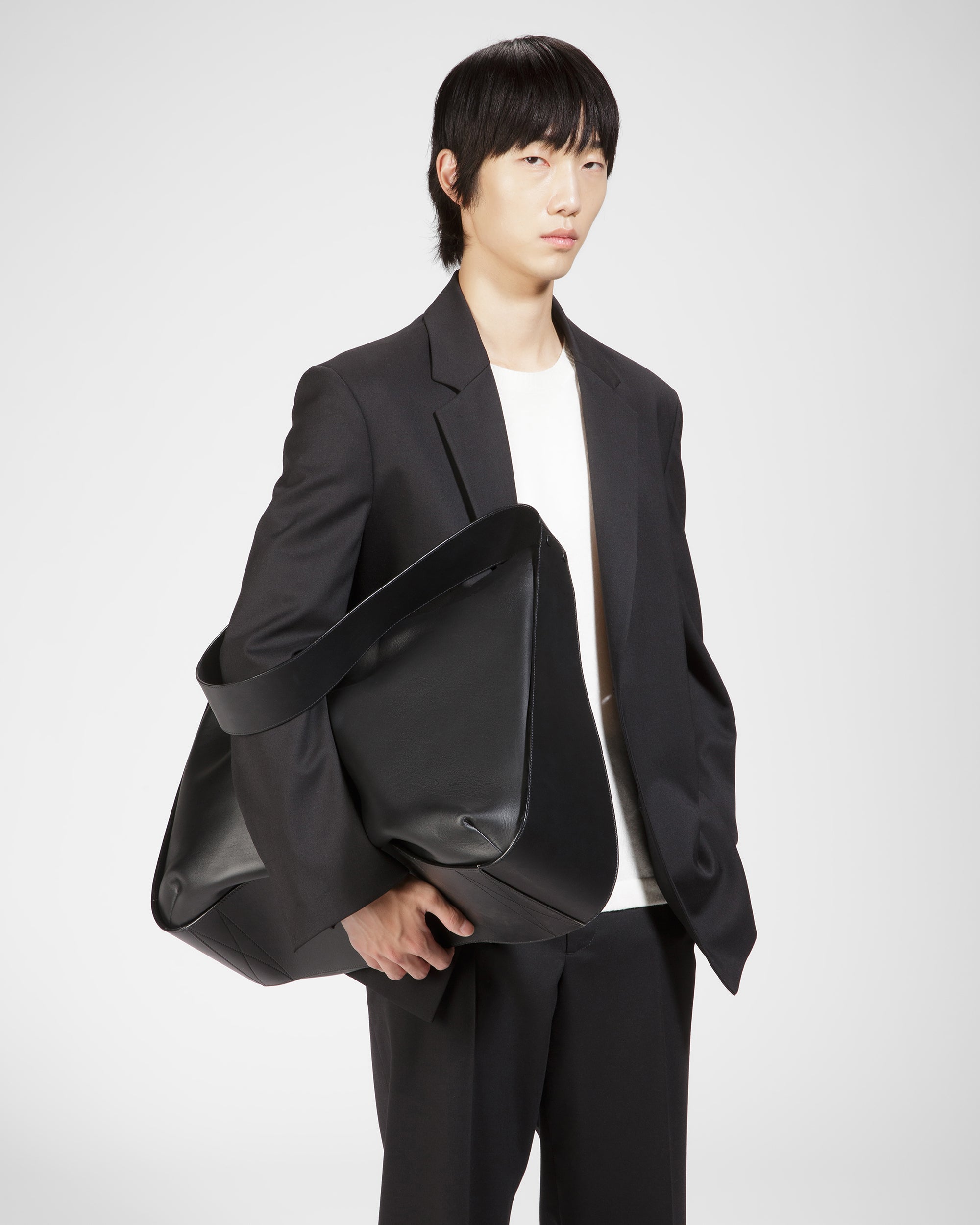 Appel Leather Hobo Bag In Black - Men's - Bally - 02