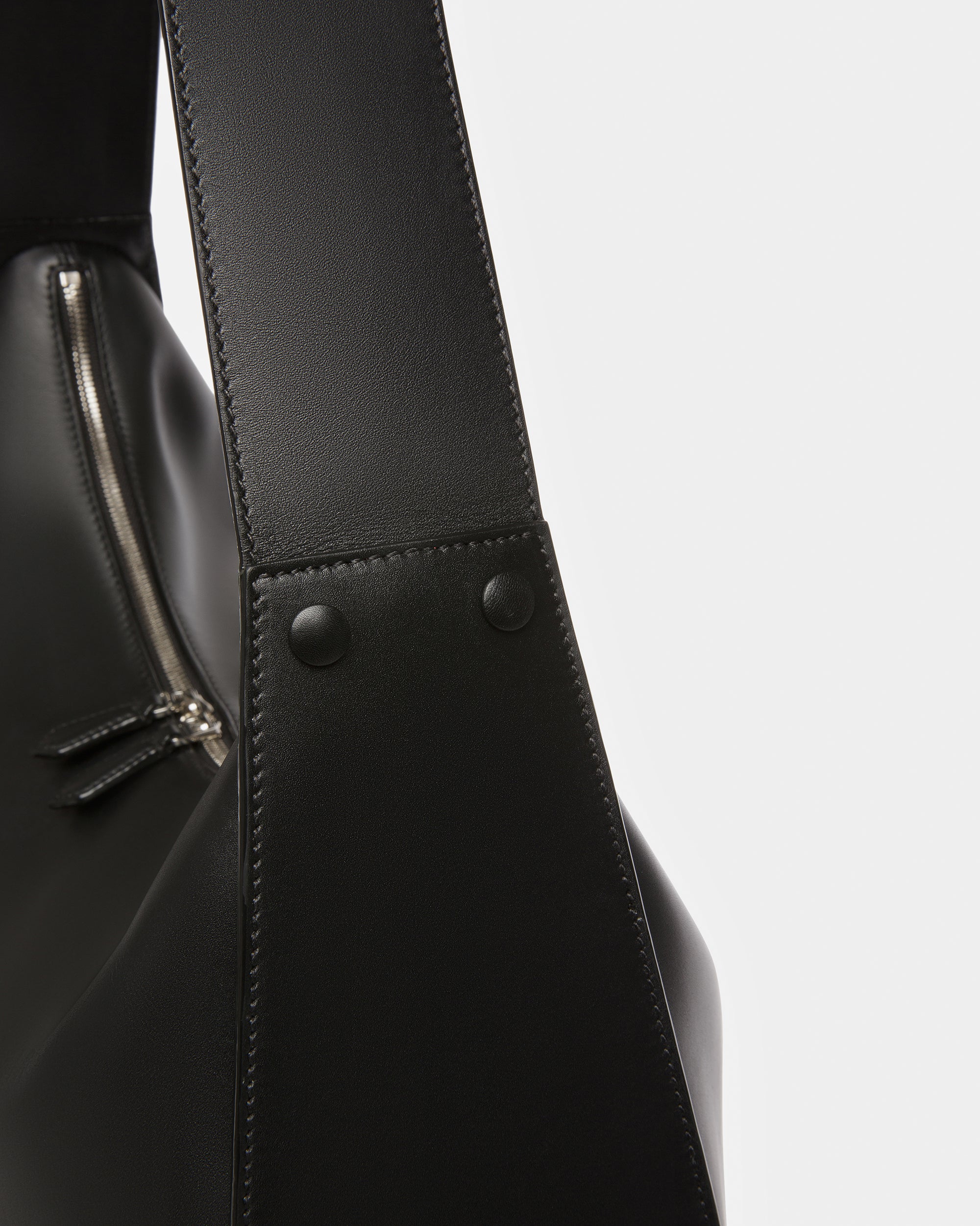 Appel Leather Hobo Bag In Black - Men's - Bally - 05