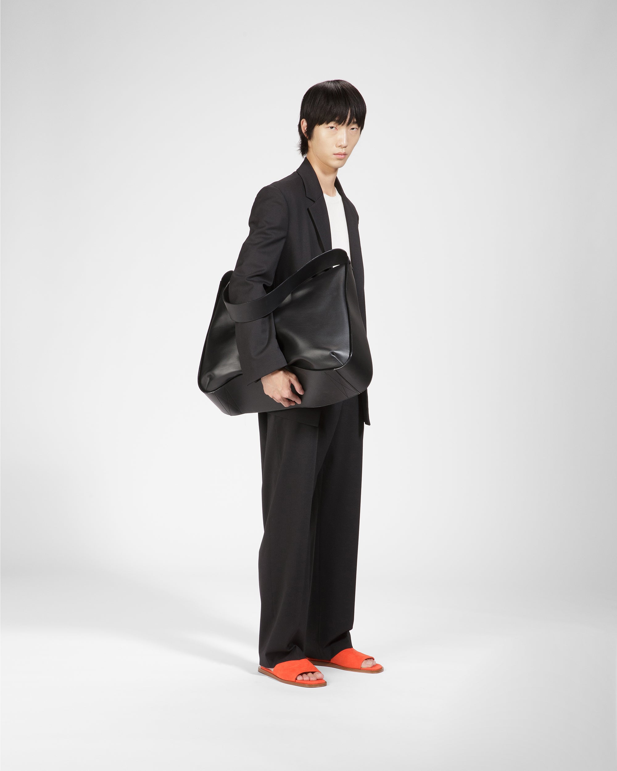 Appel Leather Hobo Bag In Black - Men's - Bally - 06