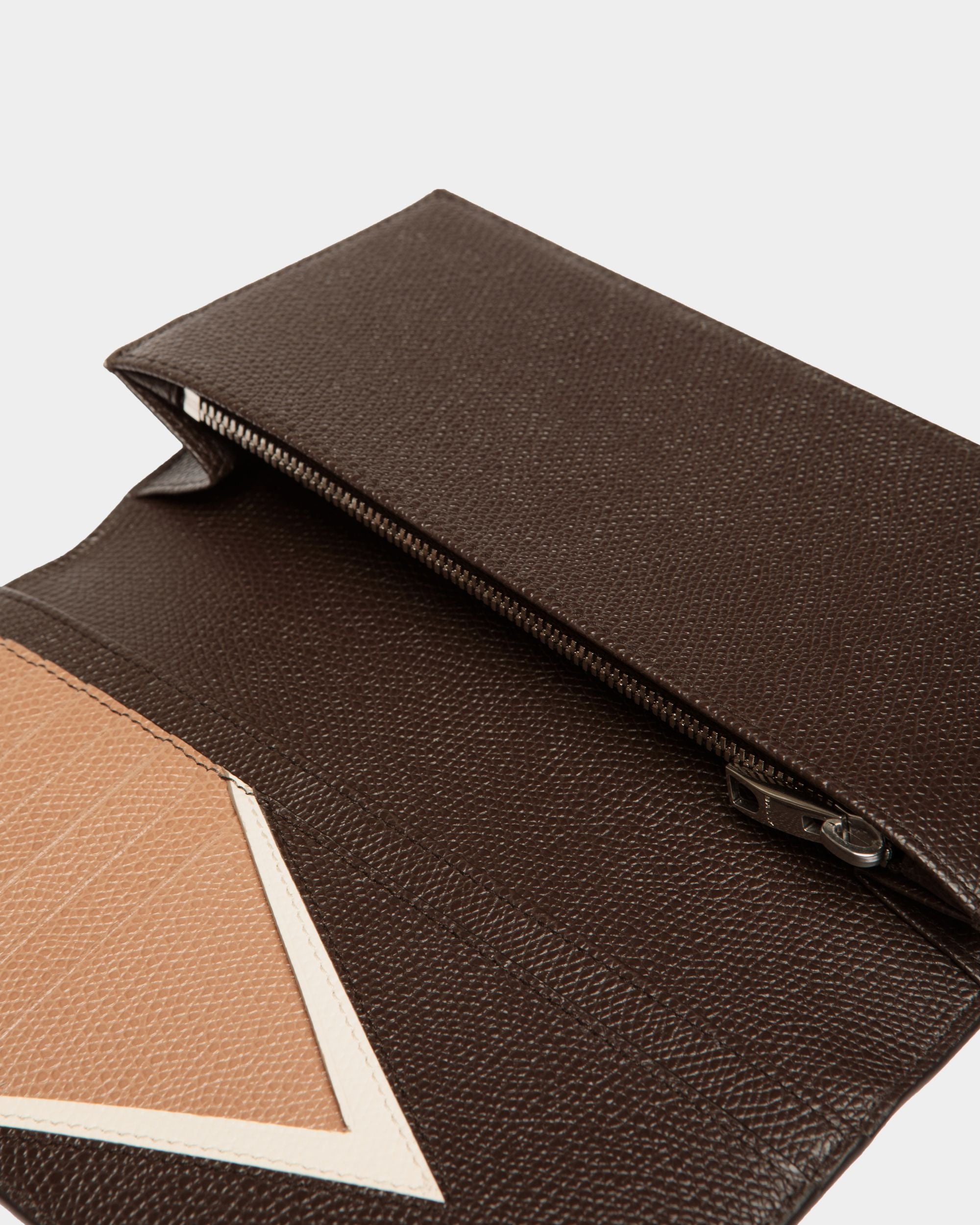 Flag Continental Wallet in Ebano Leather - Men's - Bally - 05
