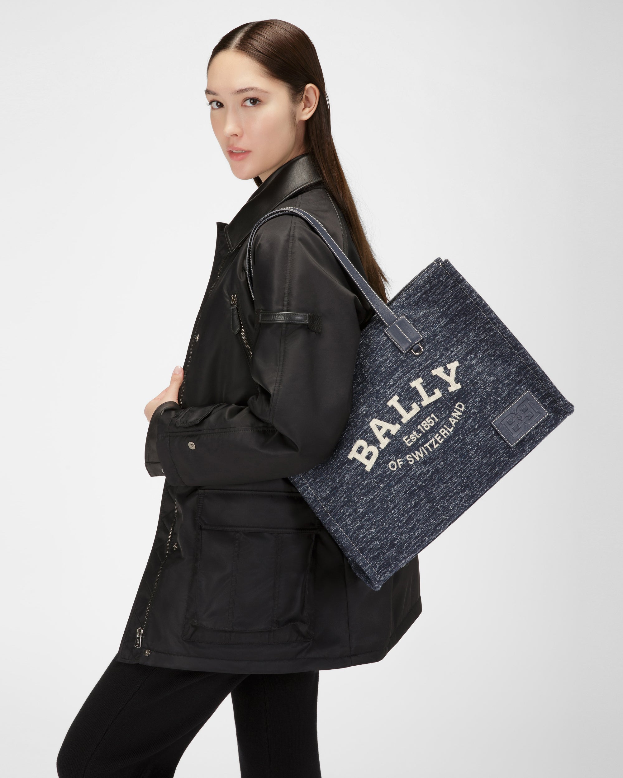 Crystalia Fabric Tote In Navy - Women's - Bally - 02