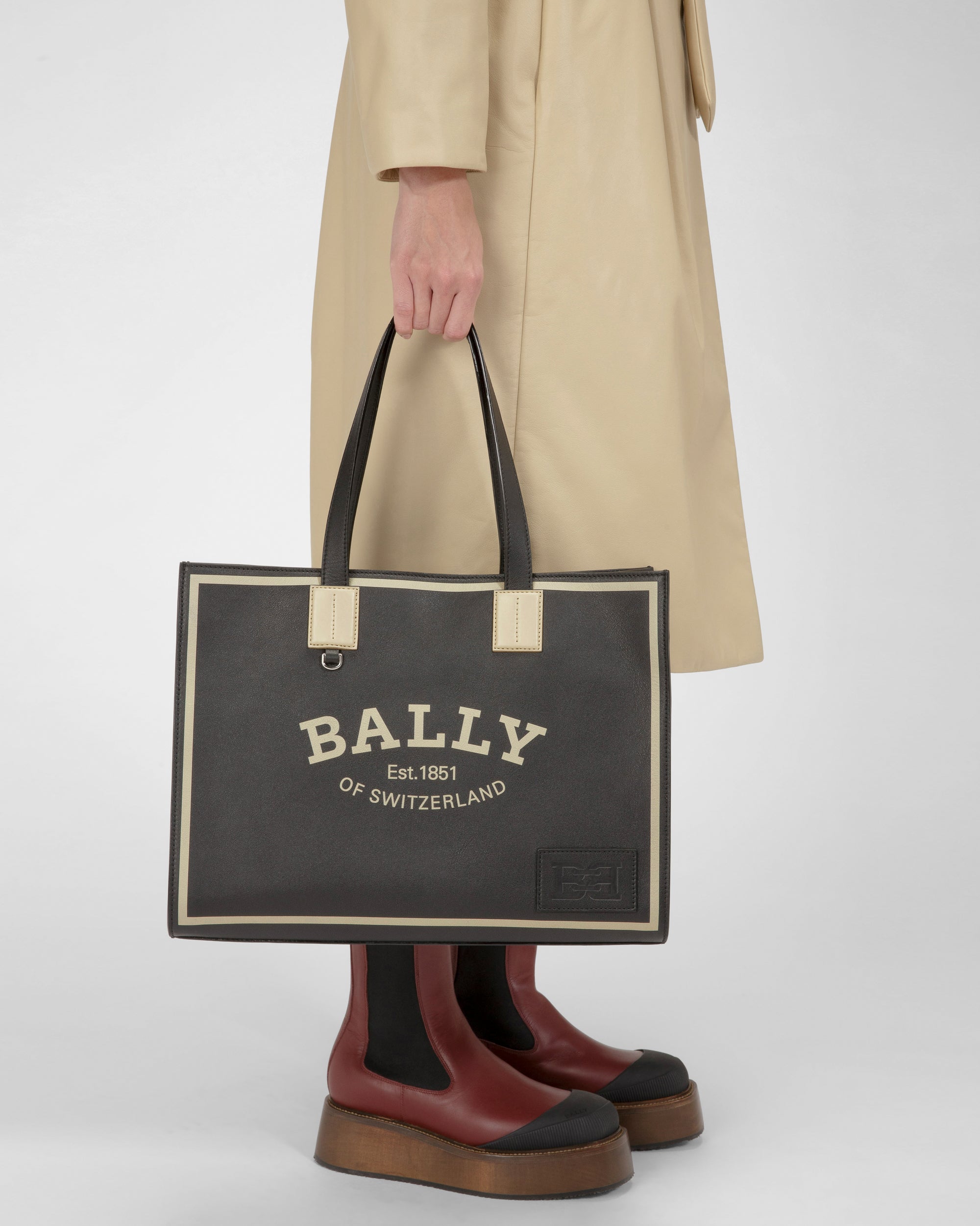 Crystalia Leather Tote In Black - Women's - Bally - 07