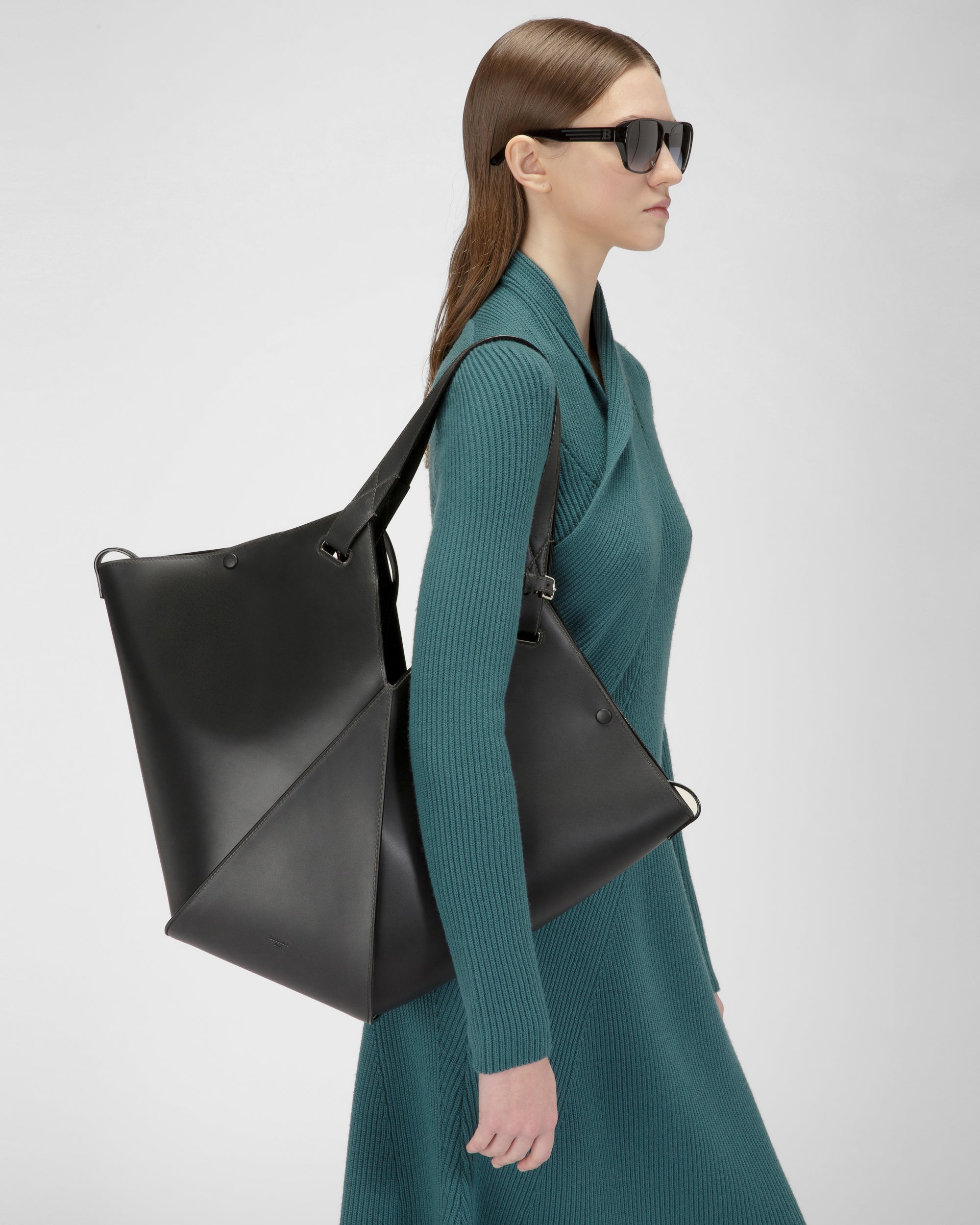 Ahria Leather Tote In Black - Women's - Bally - 02