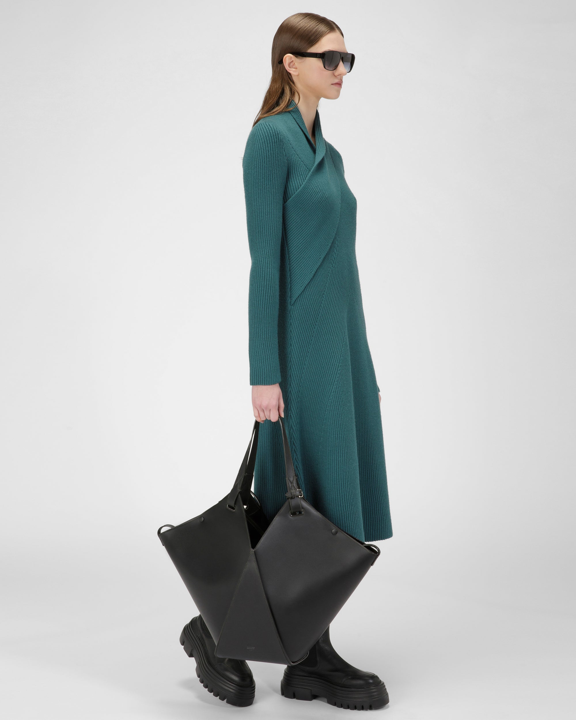 Ahria Leather Tote In Black - Women's - Bally - 09