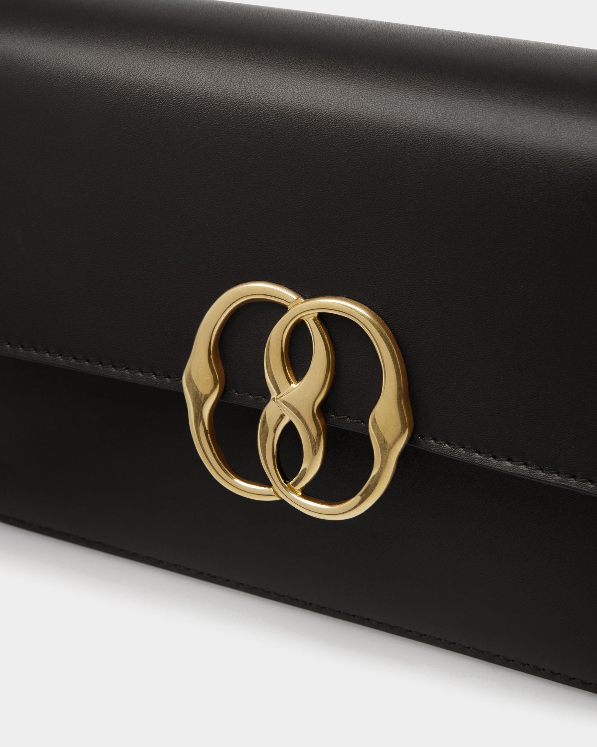 Emblem Shoulder Bag In Black Leather - Women's - Bally - 05