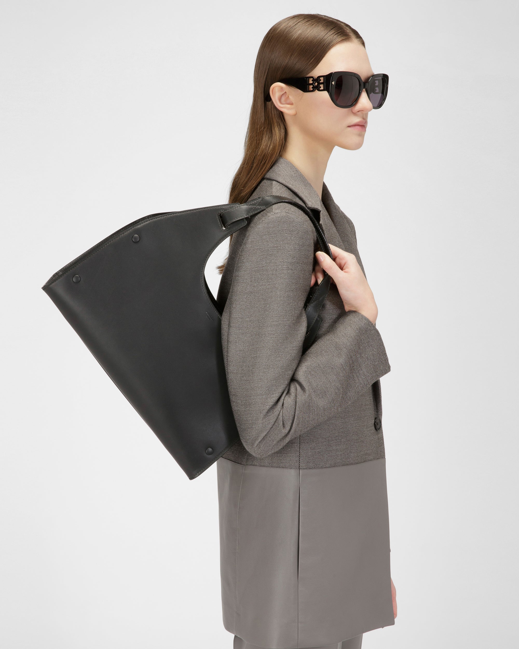 Ahres Leather Shoulder Bag In Black - Women's - Bally - 02