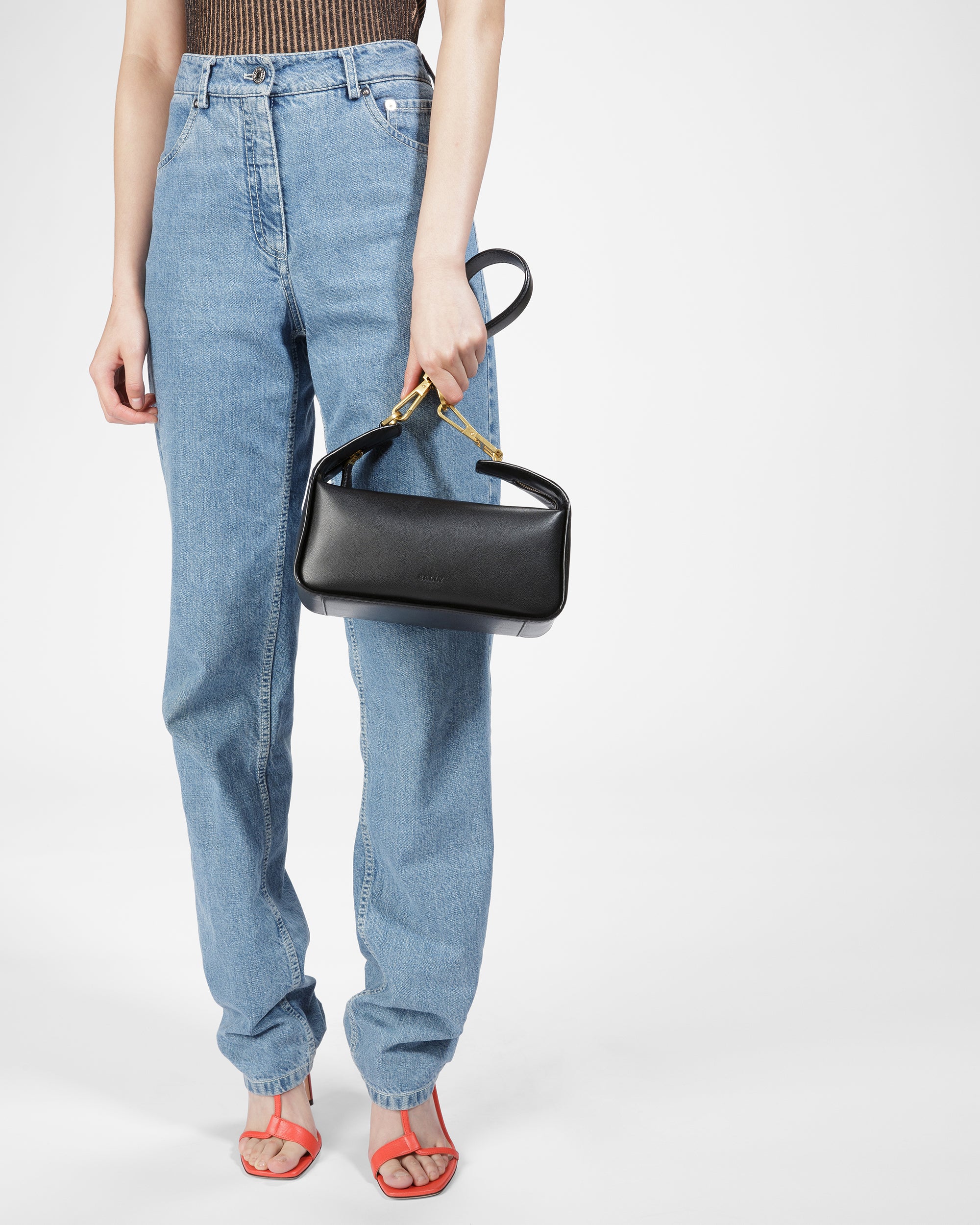 B-Hook Leather Shoulder Bag In Black - Women's - Bally - 09