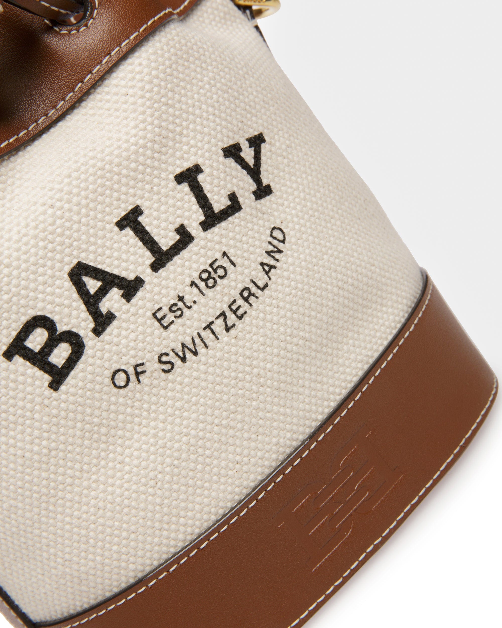 Cleoh Fabric Bucket Bag In Natural And Brown - Women's - Bally - 05