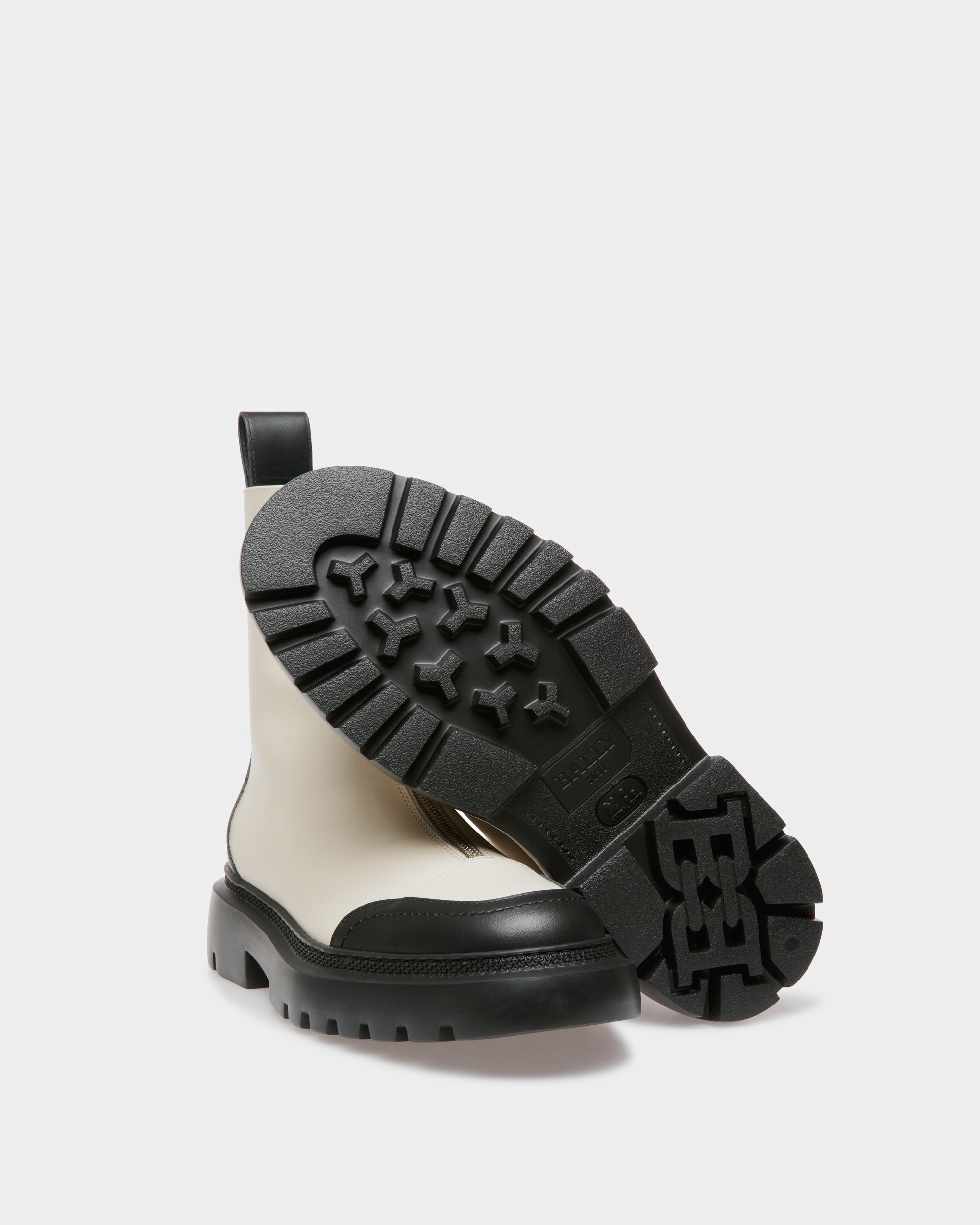 Giuli Leather Booties In Bone - Women's - Bally - 05