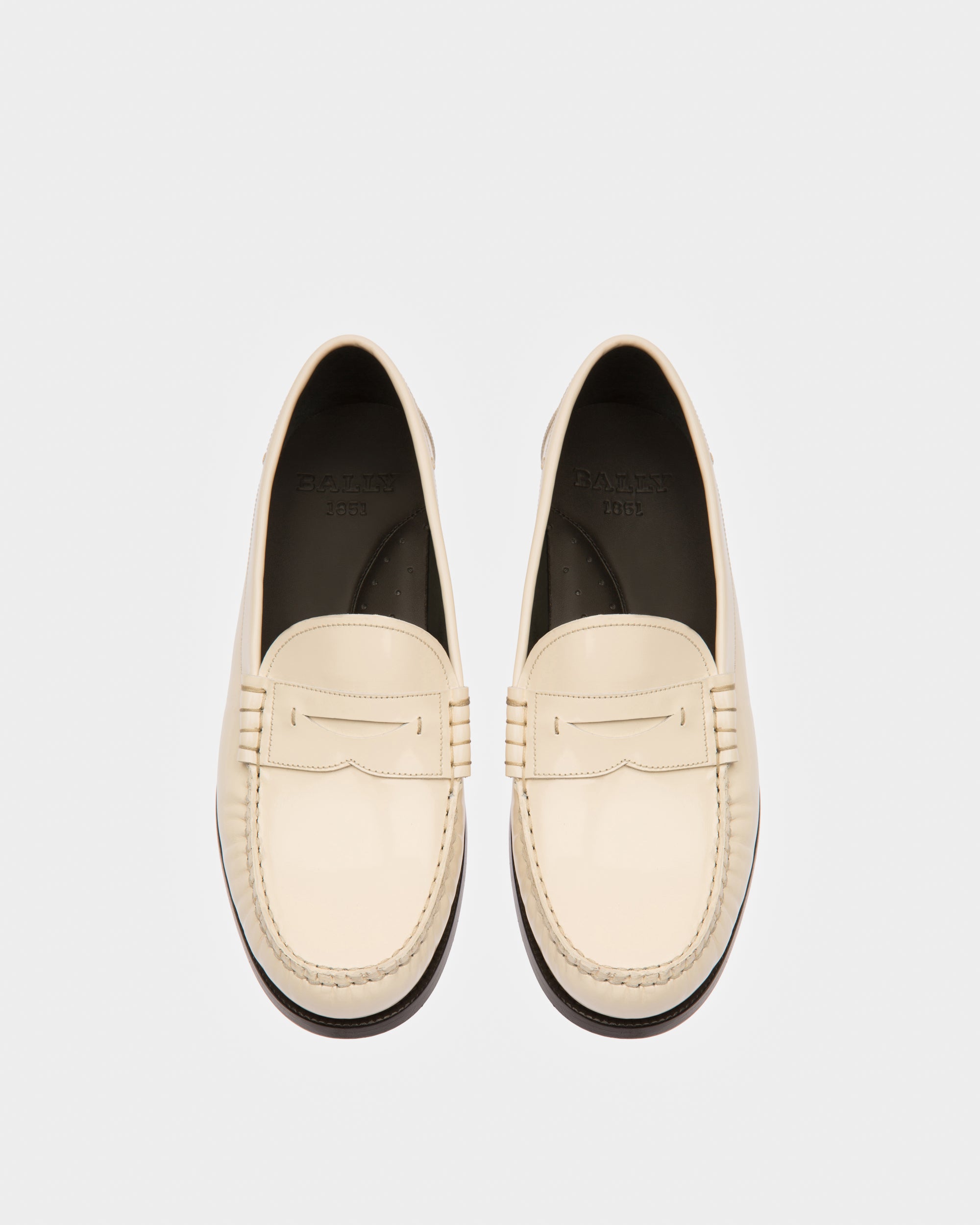 Coelo Leather Moccasins In Bone - Women's - Bally - 02