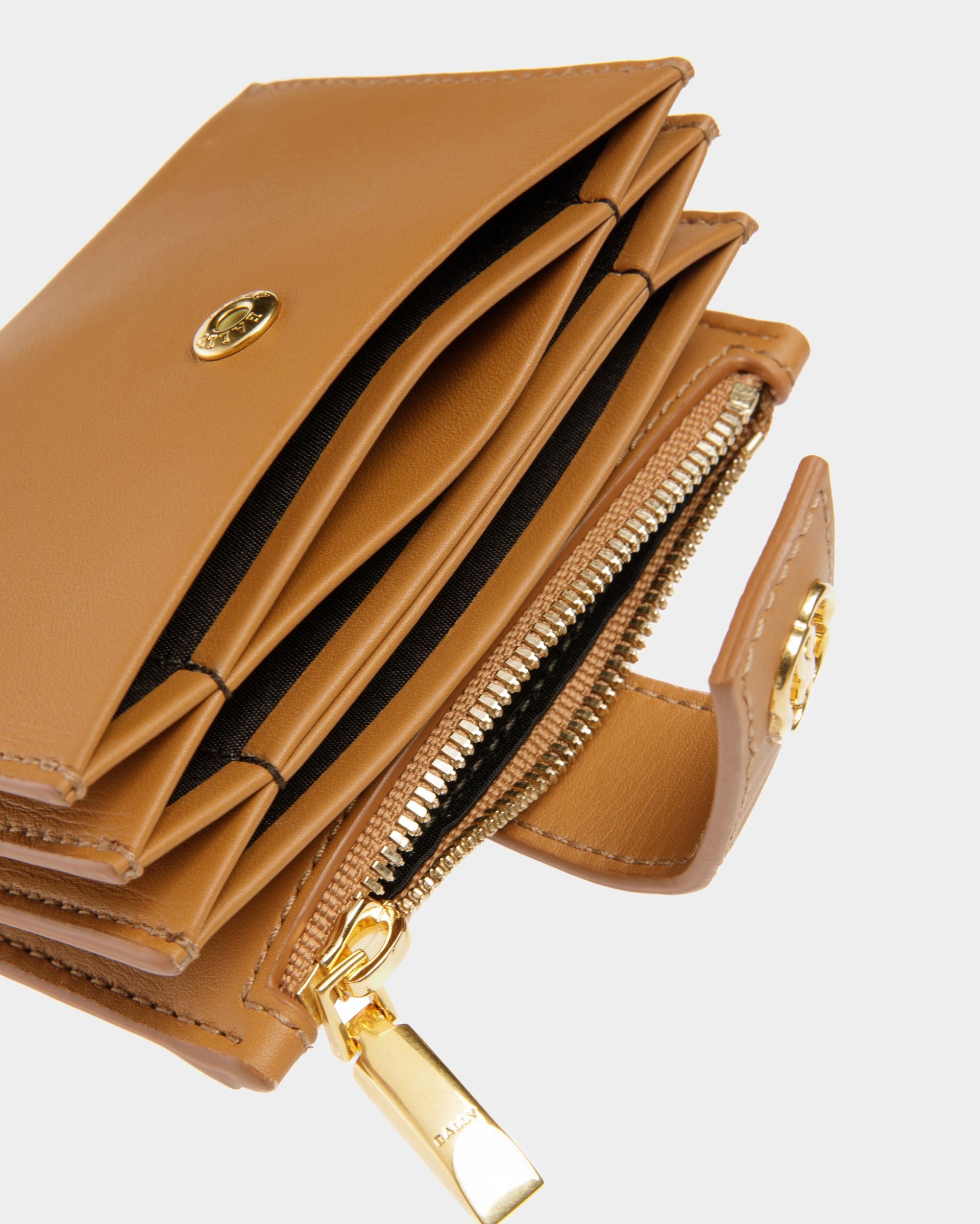 Emblem Card Holder In Desert Leather - Women's - Bally - 04