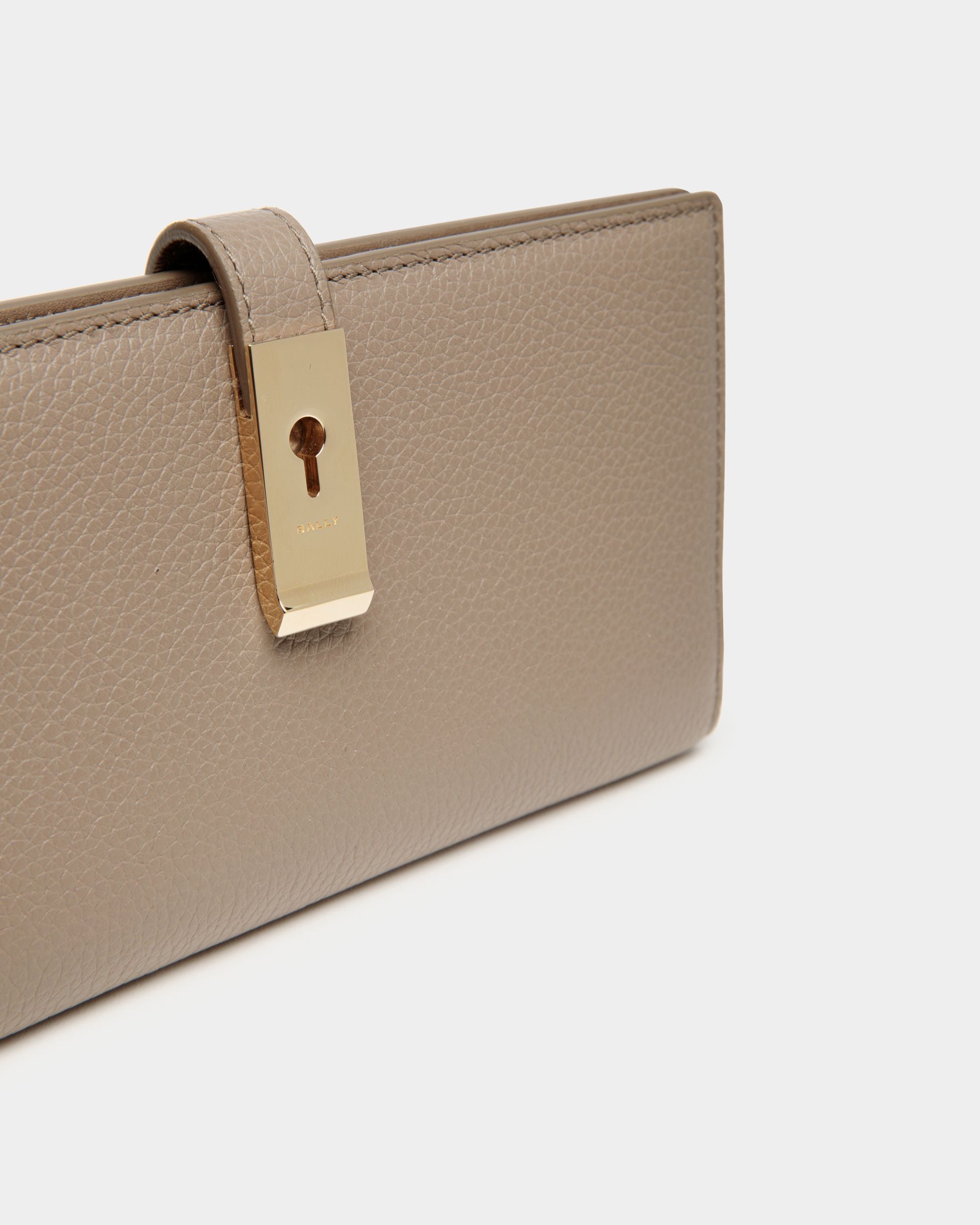 Lock Me Long Wallet In Taupe Grained Leather - Women's - Bally - 04