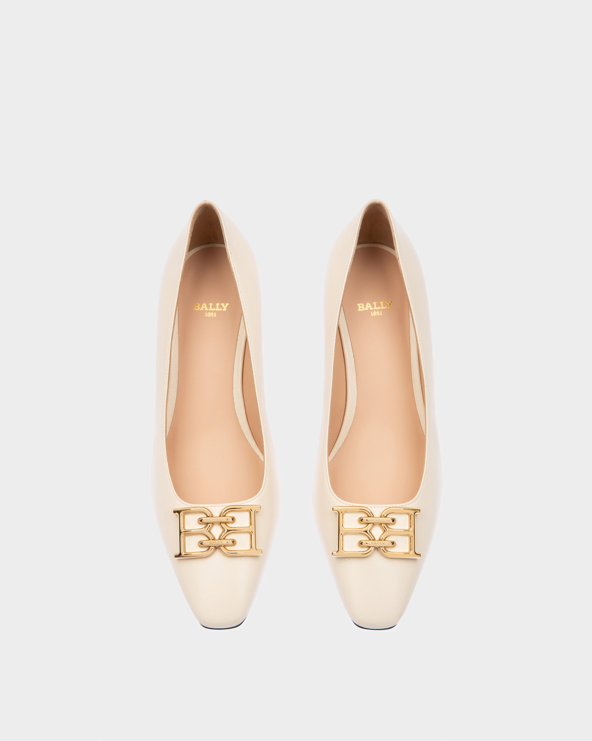 Evanca Leather Pumps In Bone - Women's - Bally - 02